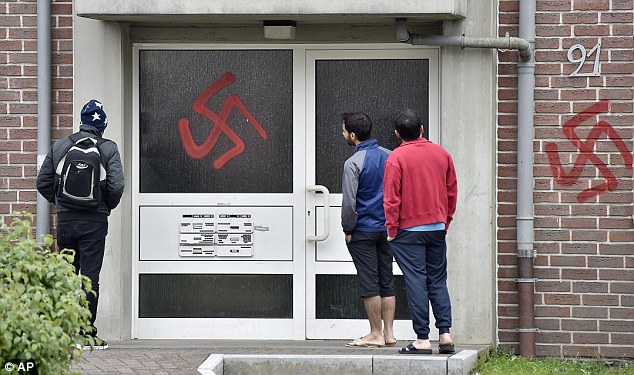 COME HITLER ARRIVO' AL POTERE