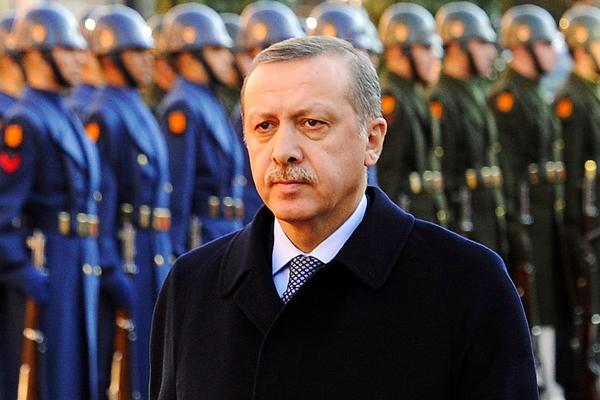 L’OCA GIULIVA E’ SPACCIATA: LA TURCHIA NON DUREREBBE SEI MESI CONTRO LA RUSSIA