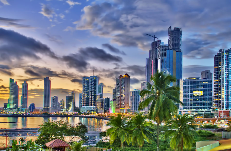 LA DEMOCRAZIA AI TEMPI DI PANAMA