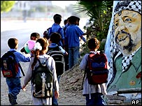 PRENDENDO DI MIRA I BAMBINI DI GAZA CON BOMBE ACUSTICHE
