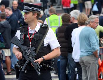 LONDRA, 10 AGOSTO. QUANDO LE MENZOGNE VENGONO A GALLA