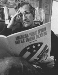 D R CON NOAM CHOMSKY