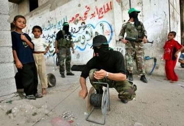 CHI FA RICORSO AGLI SCUDI UMANI: HAMAS O ISRAELE ?