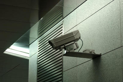SOTTO L'OCCHIO MIOPE DELLE VIDEOCAMERE
