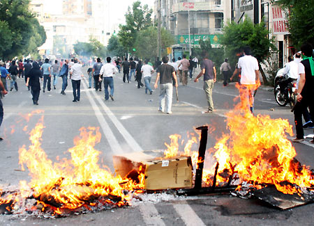 SIETE PRONTI PER LA GUERRA CONTRO IL TANTO DEMONIZZATO IRAN ?