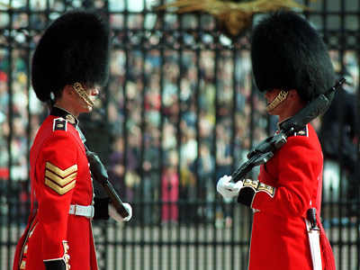 LA CRISI BUSSA ALLA PORTA INGLESE