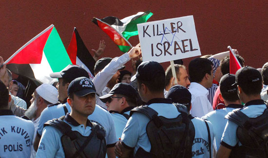 PERCHE’ ISRAELE HA ATTACCATO DEI CIVILI NEL MEDITERRANEO ?