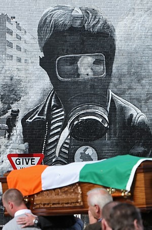 E NACQUE LA GRANDE DEMOCRAZIA EUROPEA TERRORISTA A CASA SUA