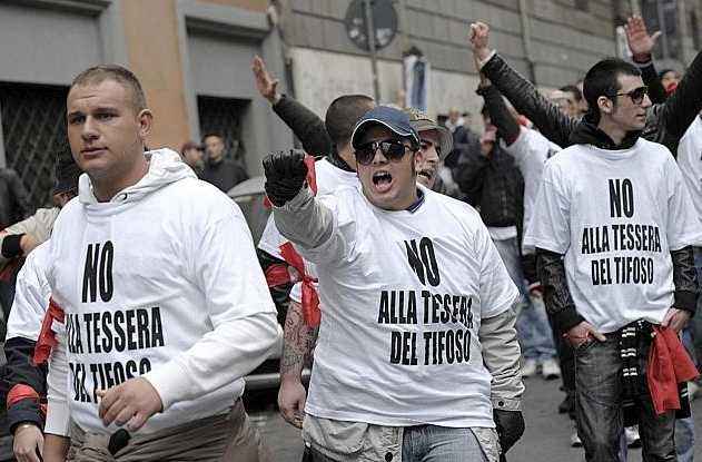 IO STO CON GLI ULTRAS