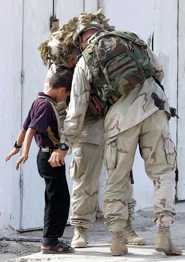 LA FOTO CHE FA ARROSSIRE DI VERGOGNA L'ESERCITO AMERICANO