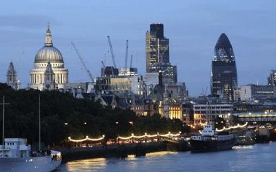 L’UE E GLI “HEDGE FUNDS”: REGOLAMENTO O ABBANDONO DEL TERRITORIO EUROPEO?