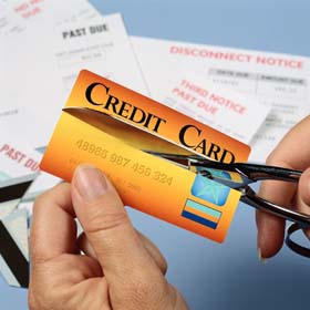 GLI STATI UNITI TOCCANO IL MINIMO CON LA LORO CARTA DI CREDITO