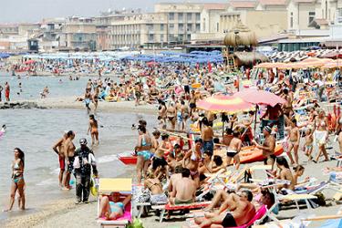 CONTRO LO STATO DEL BENESSERE