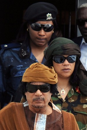 UNA PSICOLOGA DENUNCIA: GHEDDAFI E I FIGLI STUPRAVANO LE AMAZZONI