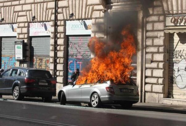 INDIGNADOS SI', MA CONTRO CHI?