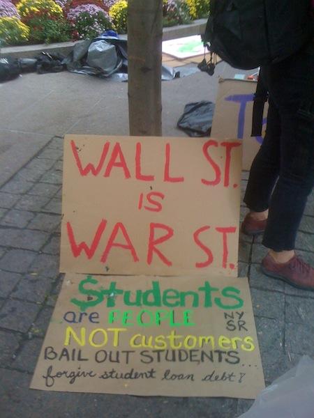 DECOLONIZZARE WALL STREET
