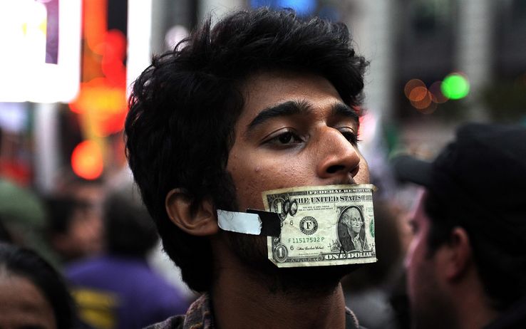 PARADOSSO DEL PRESENTE E DIRITTO ALL'INSOLVENZA