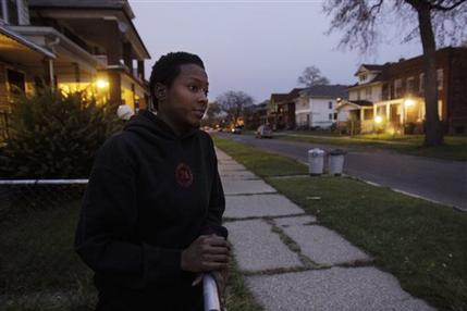 UNA CITT DEL MICHIGAN RIMUOVE L'ILLUMINAZIONE PUBBLICA