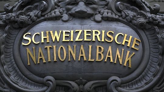 REGOLARE LE MEGA-BANCHE SI PUO'. LA SVIZZERA LO DIMOSTRA