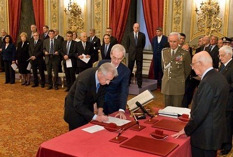 MONTI, NAPOLITANO E IL TERRIBILE SOSPETTO