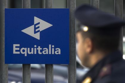 BUSTE SOSPETTE, PROIETTILI ED ESPLOSIVO. EQUITALIA HA QUELLO CHE SI MERITA ?