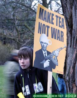 UK - IL PRIMO MINISTRO E' UN CRIMINALE DI GUERRA
