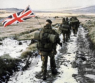 MALVINAS: UNA GUERRA CONTRO IL DECLINO DELL'IMPERO BRITANNICO