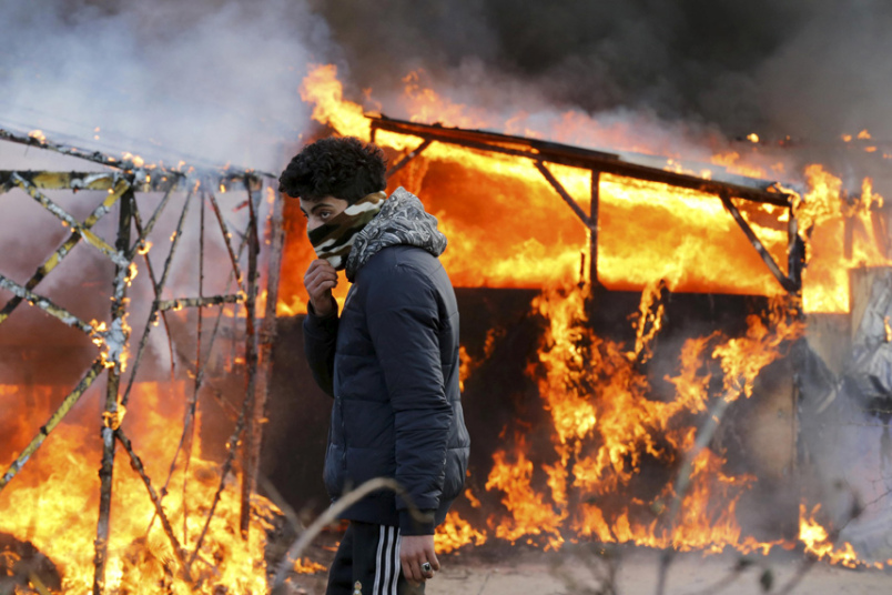 La giungla di Calais ... dove i serpenti non hanno la pelle maculata di nero