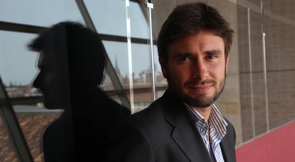 Di Battista rientrato in Italia: al Gemelli dopo l'operazione a Cuba