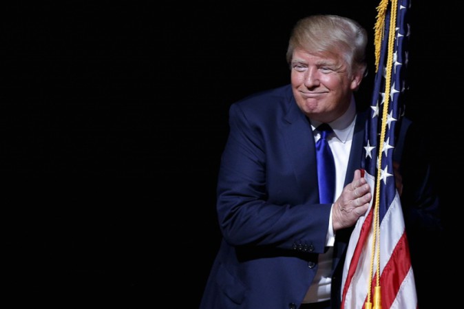 Attenzione: stanno tentando di rovesciare Trump!