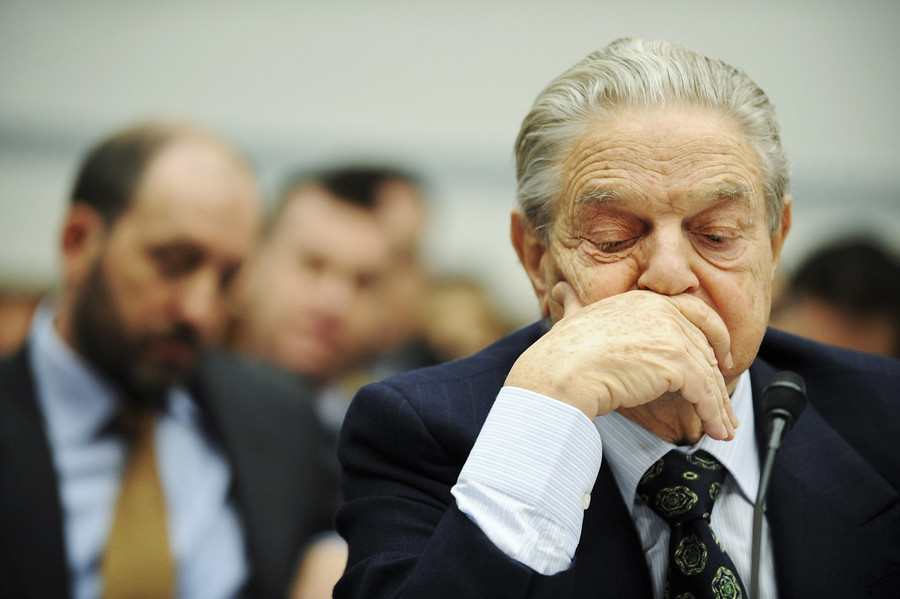 Il mondo di George Soros sta cadendo a pezzi e lui incolpa tutti tranne che se stesso