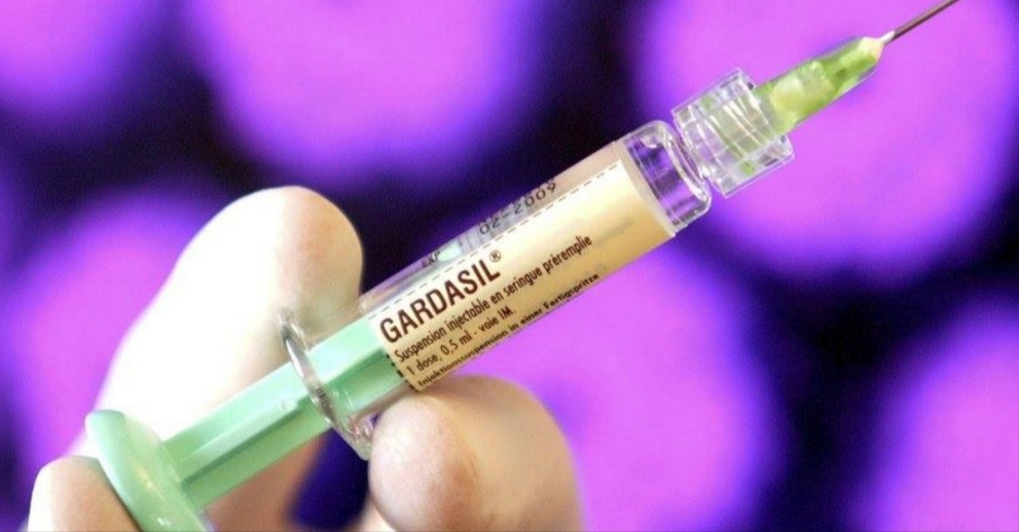 Non sono tutti sicuri: l'industria farmaceutica diventa "antiscientifica" per vendere vaccini