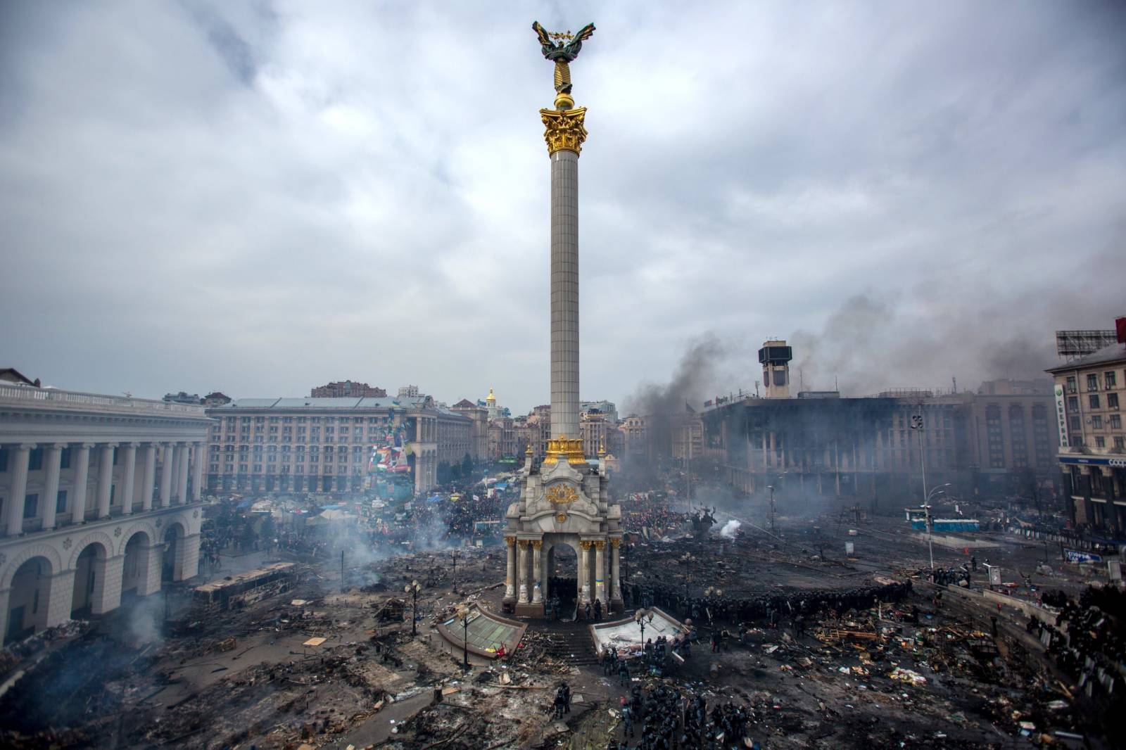 La bomba di Azarov: ex primo ministro Ucraino rivela chi c'è dietro alle vittime dei cecchini del Maidan