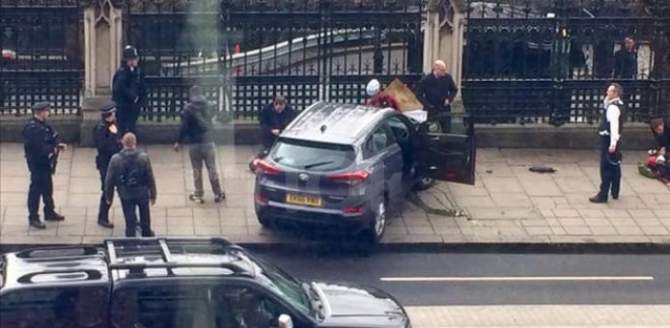 L'attacco terrorista a Londra? Tutta colpa di WhatsApp!