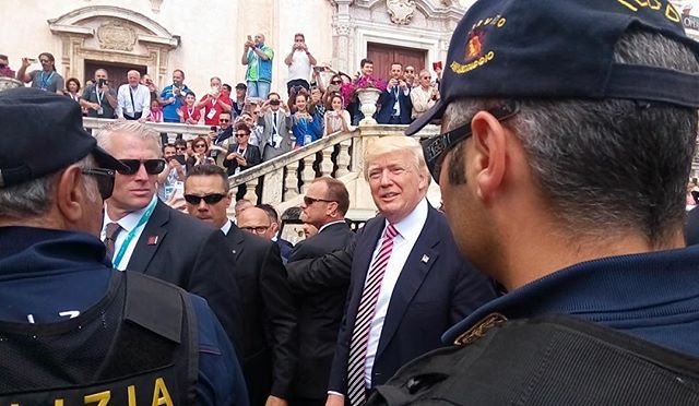 Anche l’Europa nel piano per far cadere Trump: ecco perché la Merkel è così audace