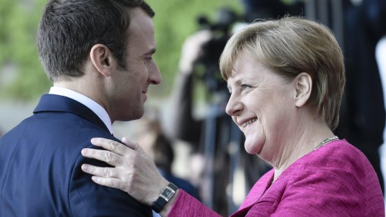 Macron messo a gestire la fine dell'euro ma non del pauperismo
