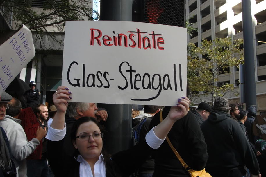 Senza la Glass-Steagall, l'America fallirà