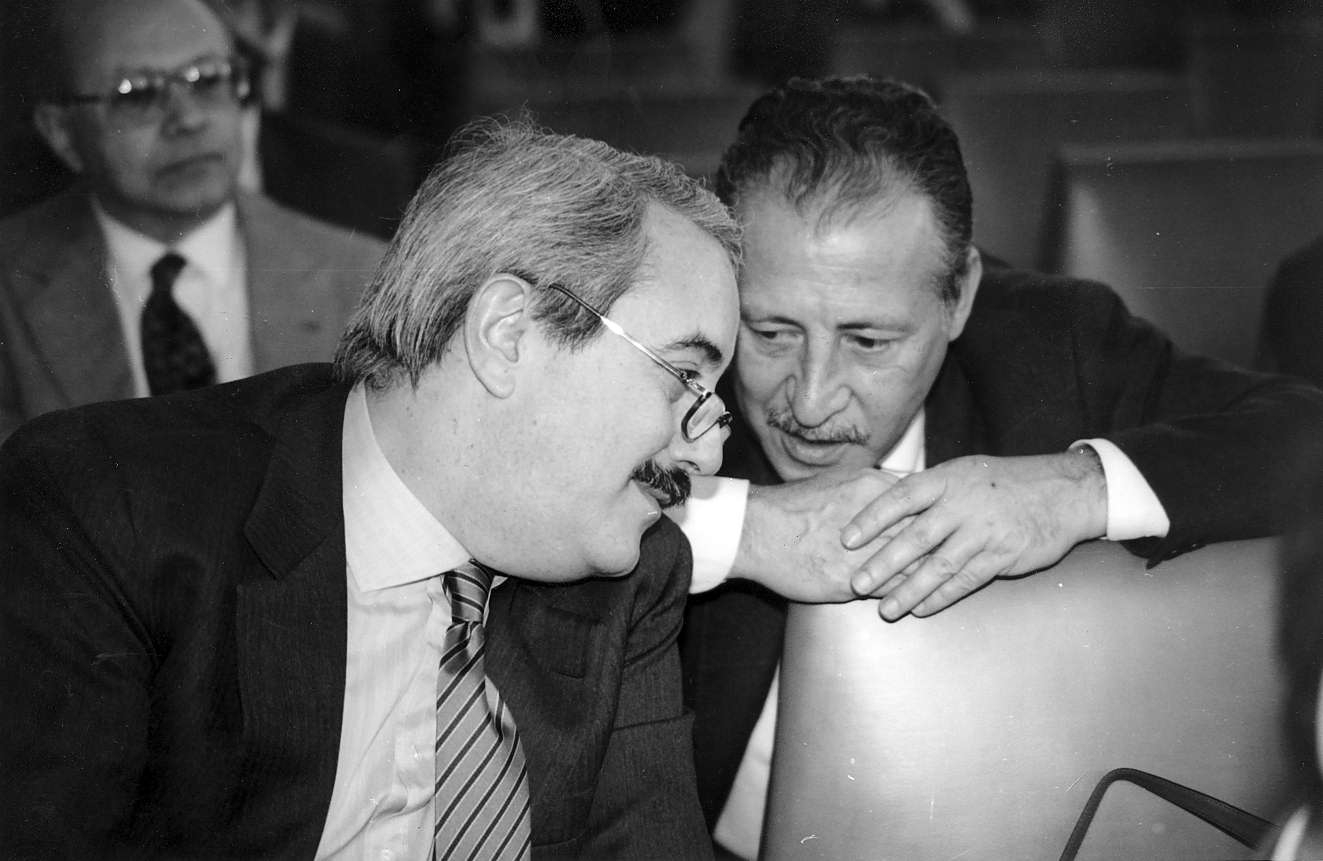 AUGURIAMOCI LA MAFIA PERFETTA
