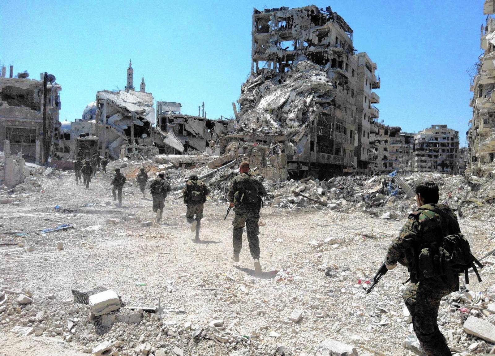 DARE LA CACCIA ALL’ISIS E UCCIDERE CIVILI COME DOTTRINA MILITARE