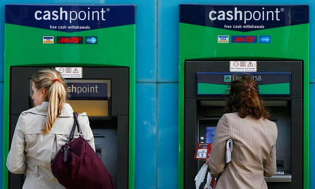 Il mondo senza contanti è una truffa – e dietro c’è la grande finanza