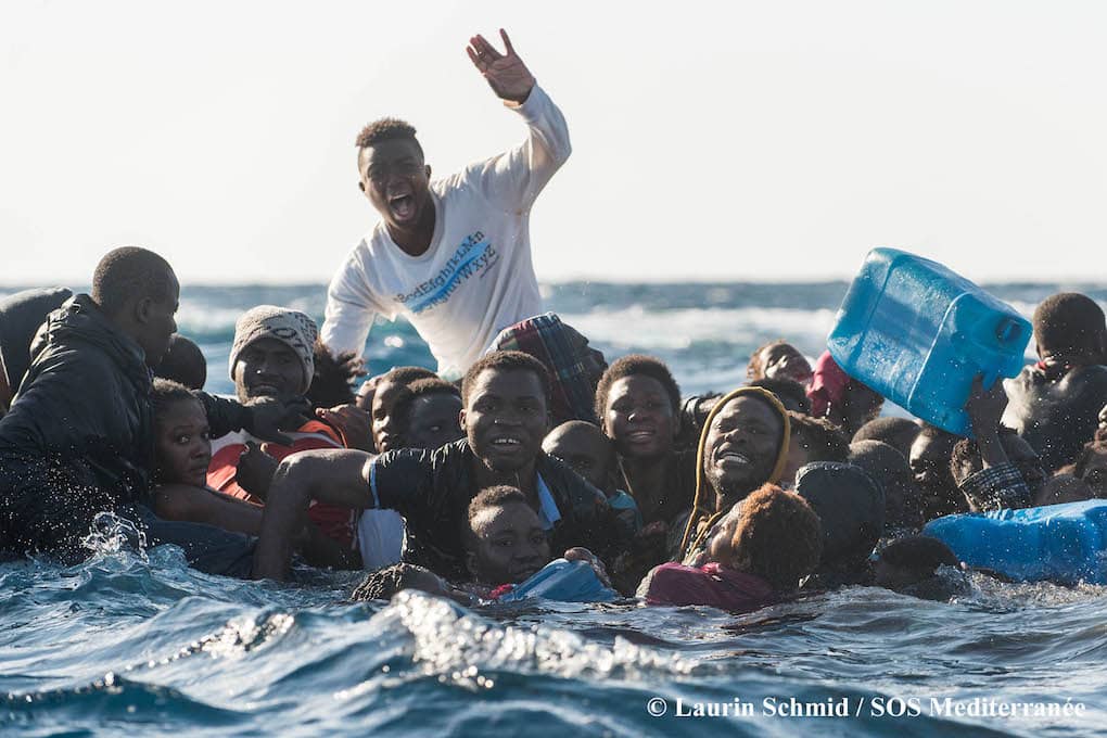 Ai migranti è riservata accoglienza ostile, non importa su quale sponda dell’Atlantico attraccano