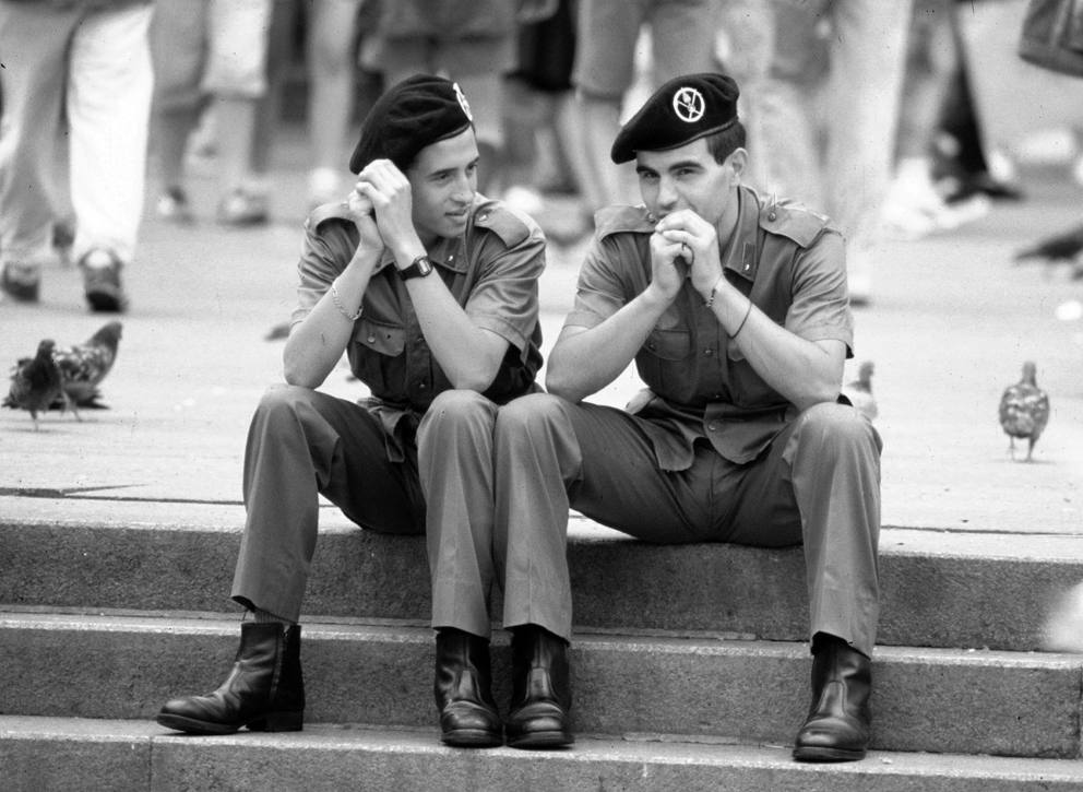 Sulla diatriba leva sì leva no - Cittadini al servizio, militare o civile, della collettività, o mercenari al servizio dei signori della guerra?