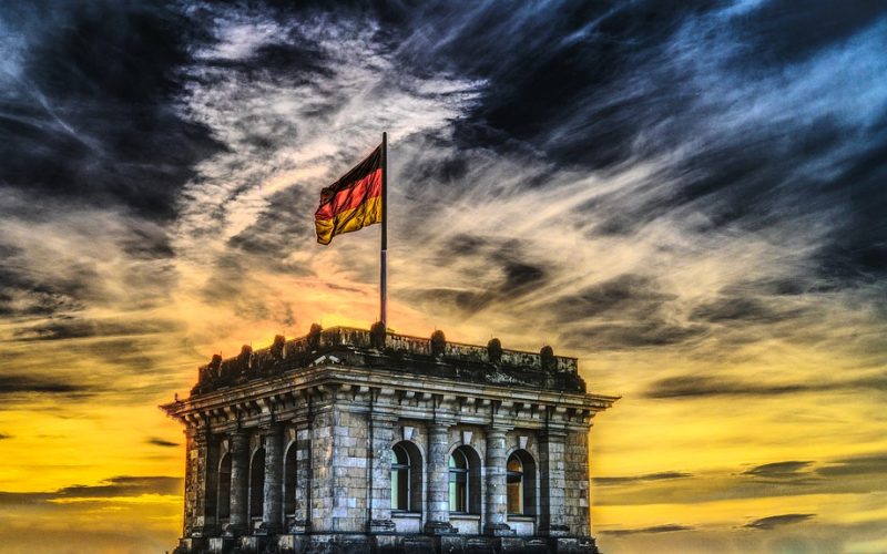 La Germania chiede un sistema globale di pagamento indipendente dagli Stati Uniti