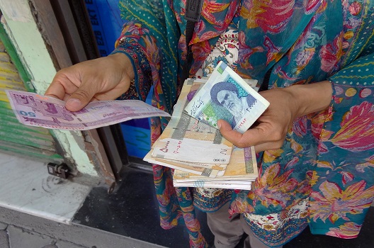 Mentre la valuta iraniana crolla, cosa può fermare il panico?