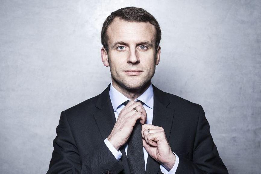 Esimio signor Macron