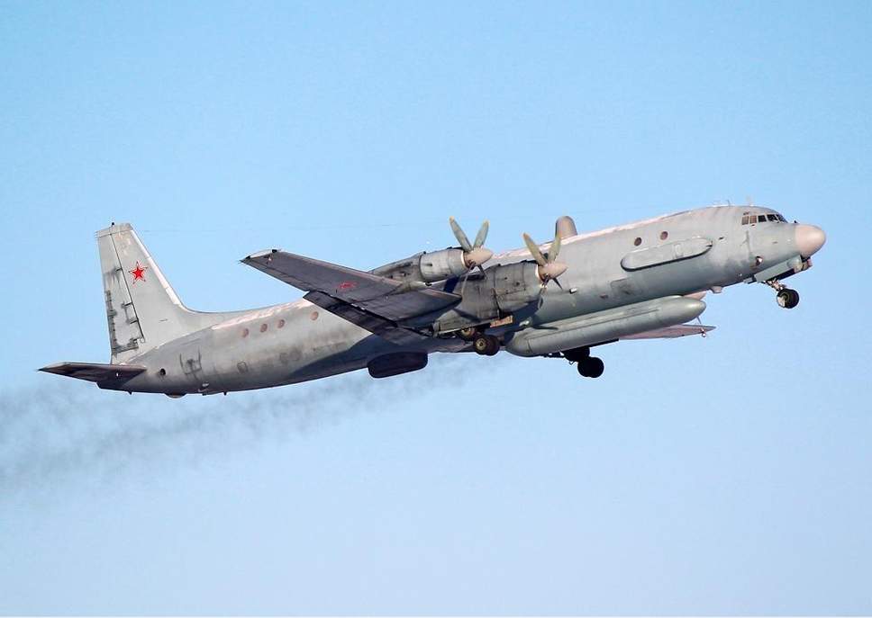 Un aereo militare russo con 14 persone a bordo scompare durante gli attacchi israeliani a Latakia