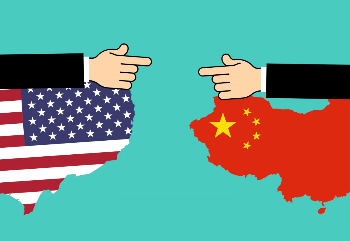 Un rapporto del governo britannico suggerisce che gli Stati Uniti stanno attualmente vincendo la guerra commerciale con la Cina