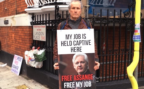 @Ecuadorian Embassy ? Assange ?
