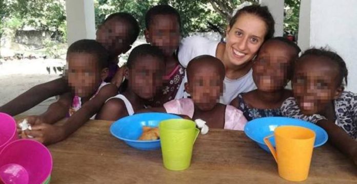 Aiutiamo l'Africa andandocene via