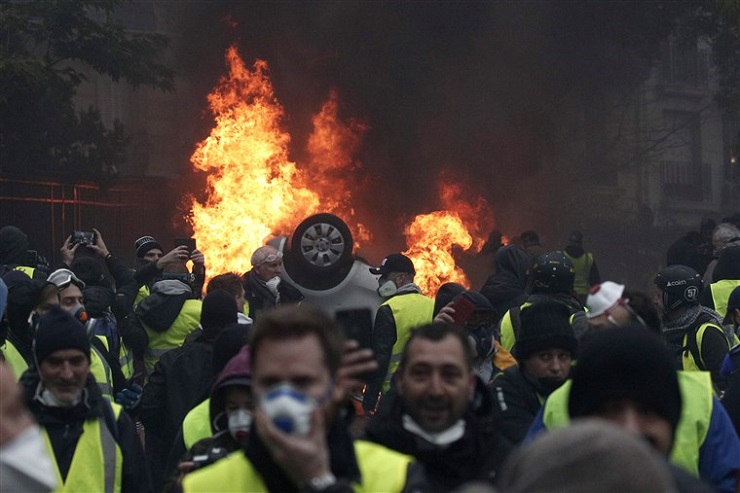 L'implosione di Macron - Si diffonderà ad altri membri dell'UE?